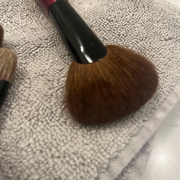 Sonia G and Wayne Goss Makeup Brushes - Picture 7 of 13